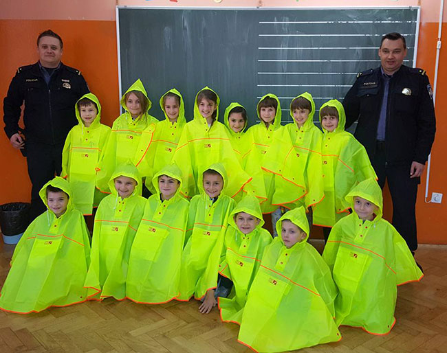 Učenici i policajci u zajednici